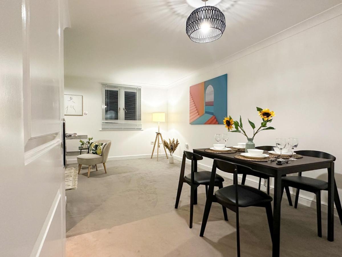 Luxury 2 Bedroom City Centre Apartment - Secure Parking - Amazing Location! Canterbury Buitenkant foto