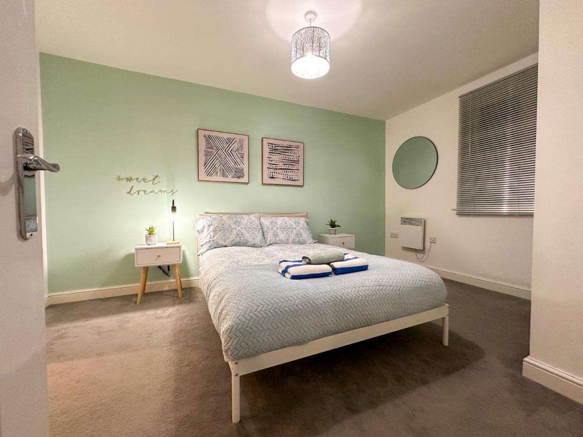 Luxury 2 Bedroom City Centre Apartment - Secure Parking - Amazing Location! Canterbury Buitenkant foto