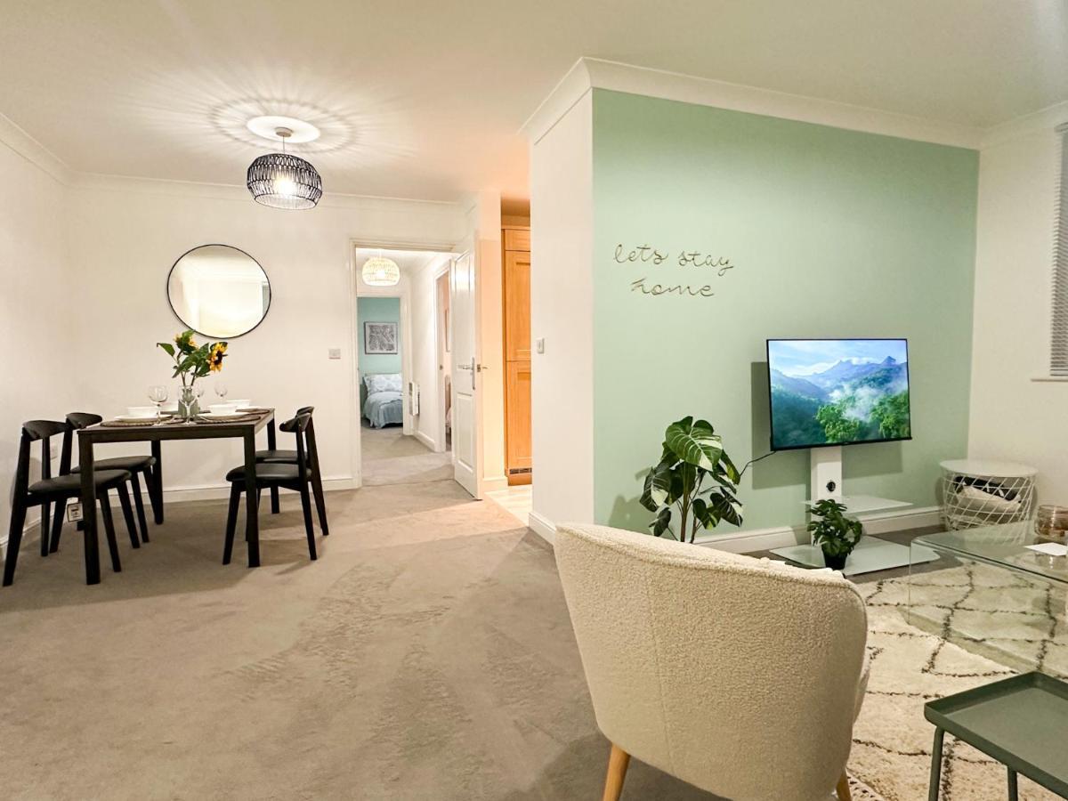 Luxury 2 Bedroom City Centre Apartment - Secure Parking - Amazing Location! Canterbury Buitenkant foto
