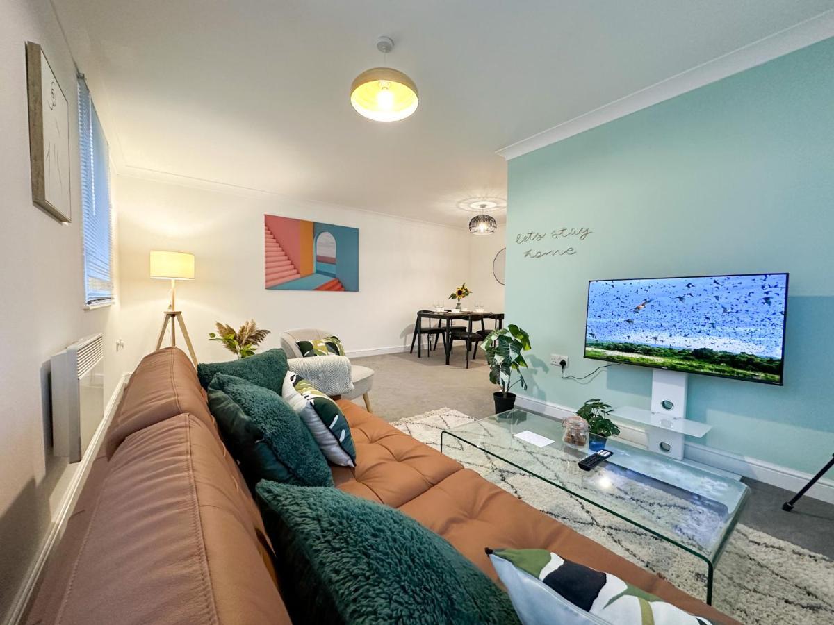 Luxury 2 Bedroom City Centre Apartment - Secure Parking - Amazing Location! Canterbury Buitenkant foto