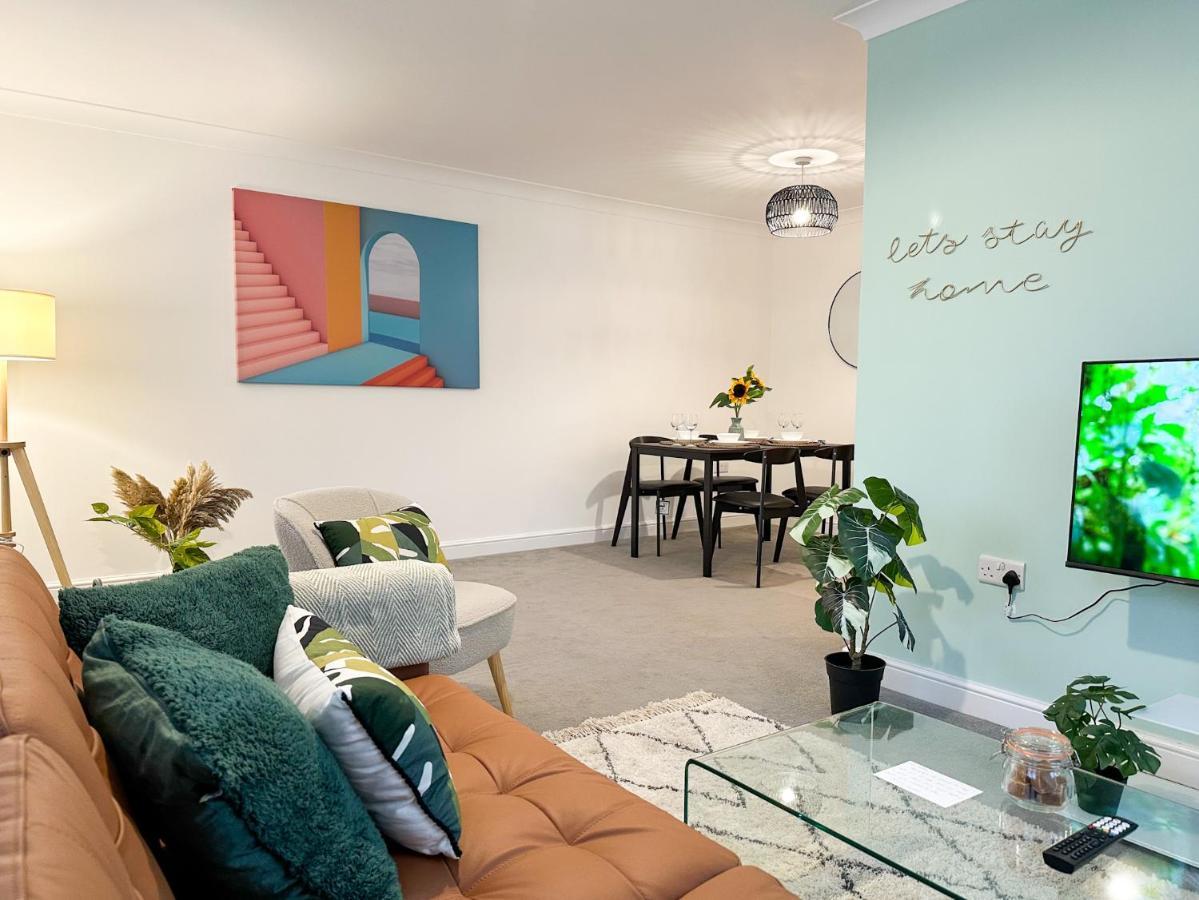Luxury 2 Bedroom City Centre Apartment - Secure Parking - Amazing Location! Canterbury Buitenkant foto