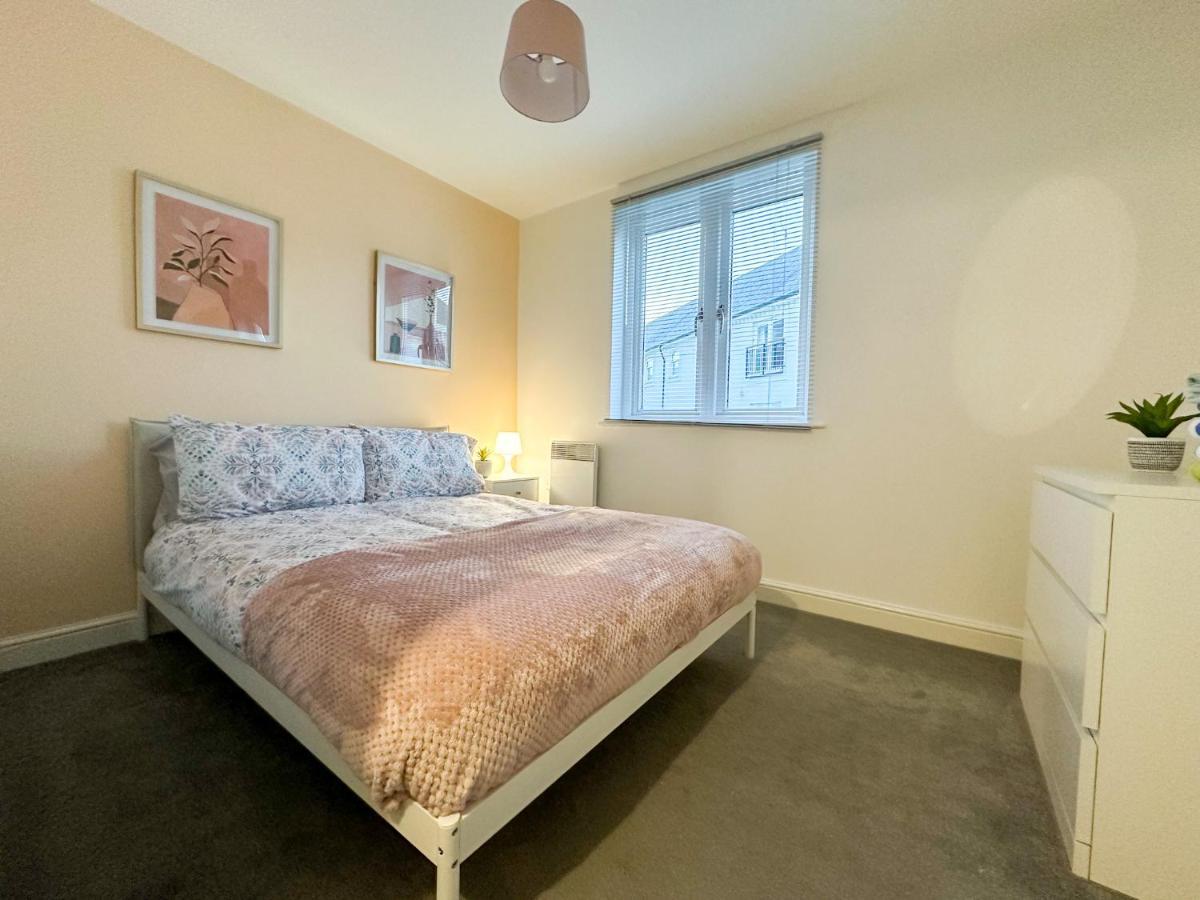 Luxury 2 Bedroom City Centre Apartment - Secure Parking - Amazing Location! Canterbury Buitenkant foto