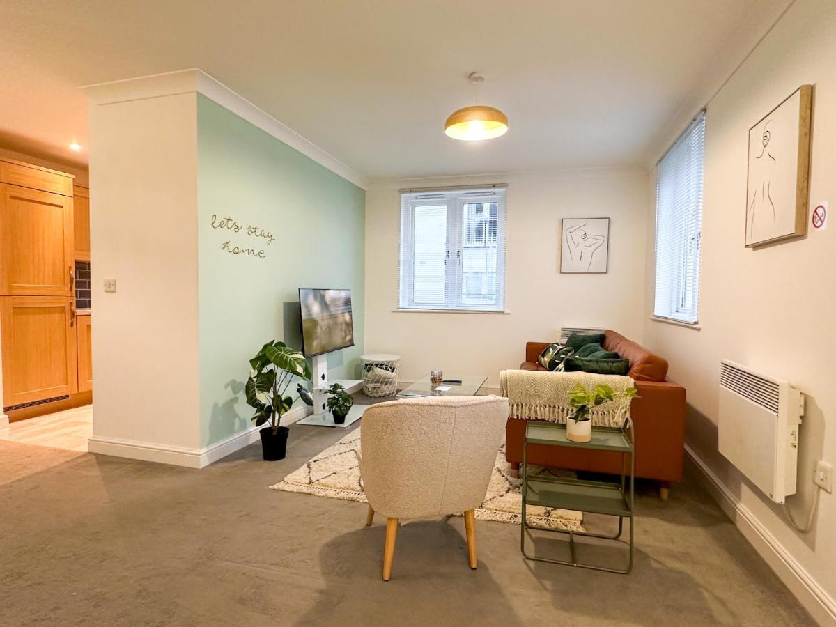 Luxury 2 Bedroom City Centre Apartment - Secure Parking - Amazing Location! Canterbury Buitenkant foto