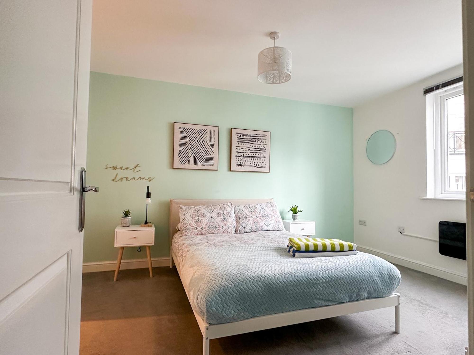 Luxury 2 Bedroom City Centre Apartment - Secure Parking - Amazing Location! Canterbury Buitenkant foto