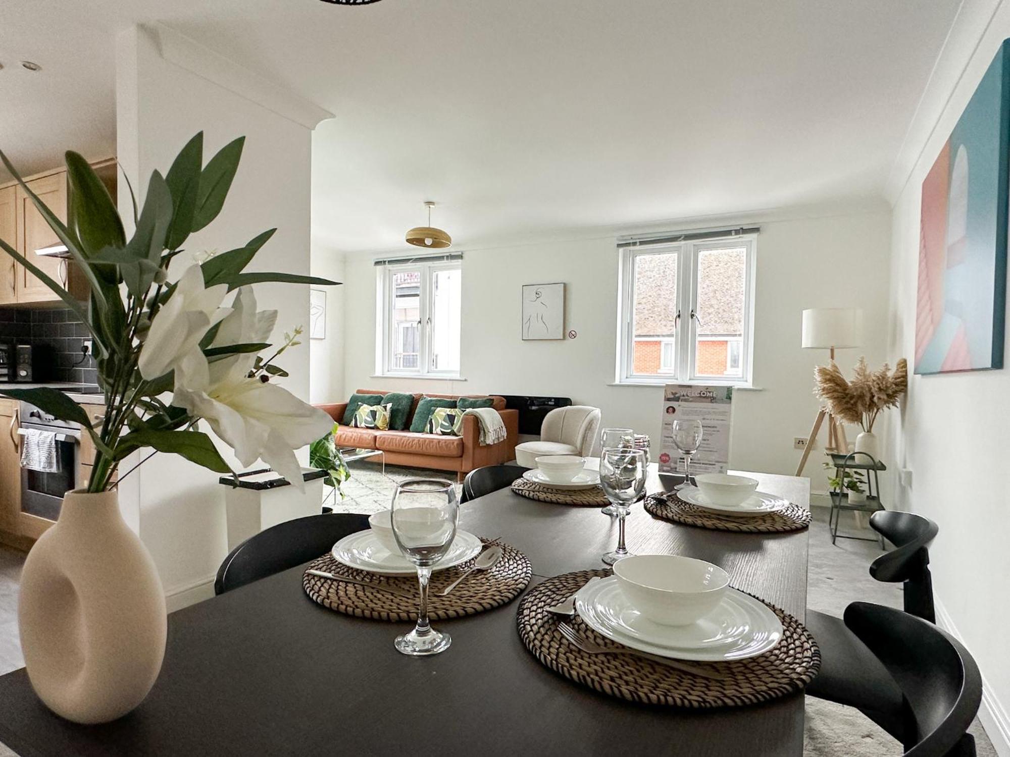 Luxury 2 Bedroom City Centre Apartment - Secure Parking - Amazing Location! Canterbury Buitenkant foto